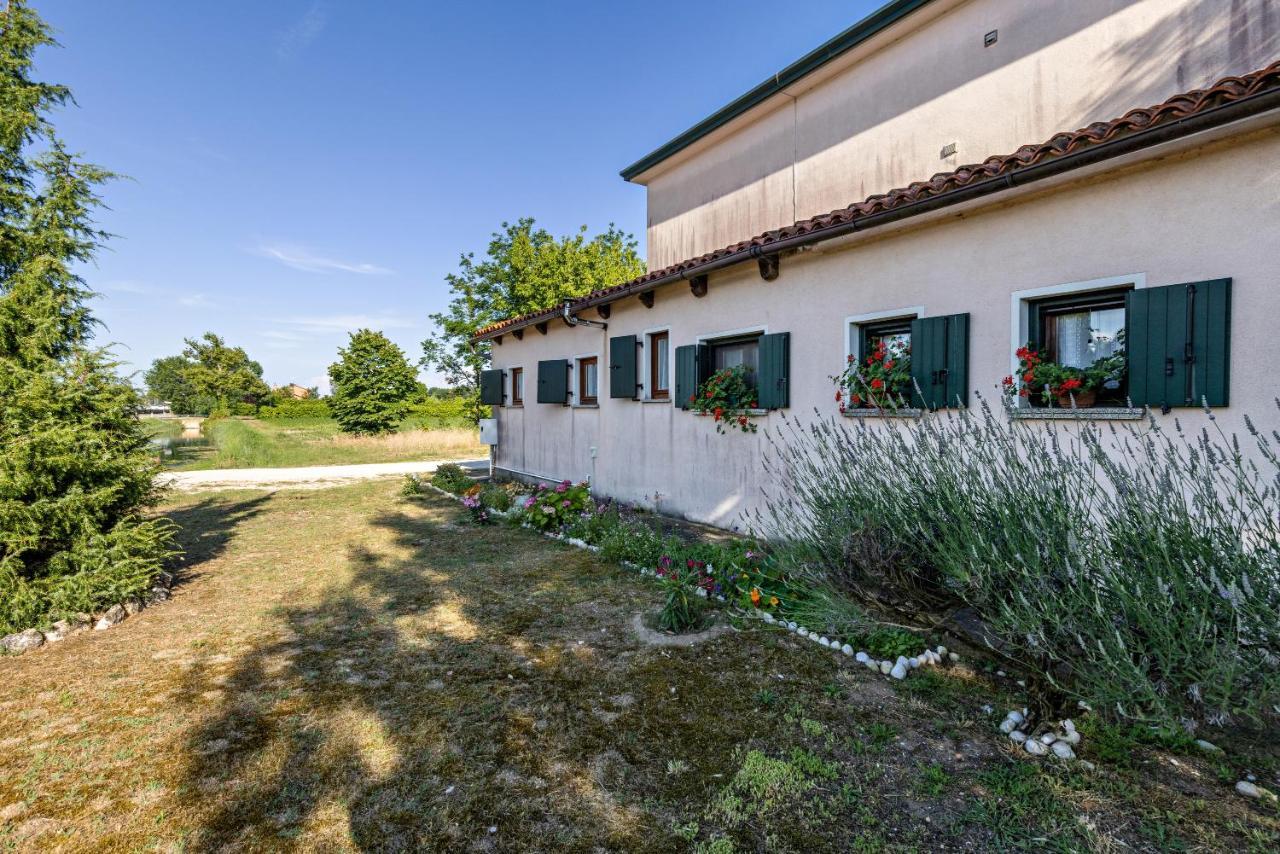 S T Apartment Cavallino-Treporti Exteriör bild